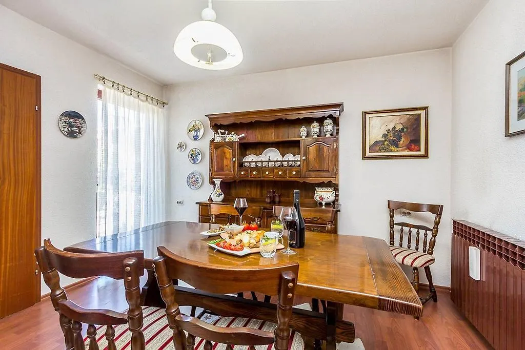 Holiday Home Ermanna Pula