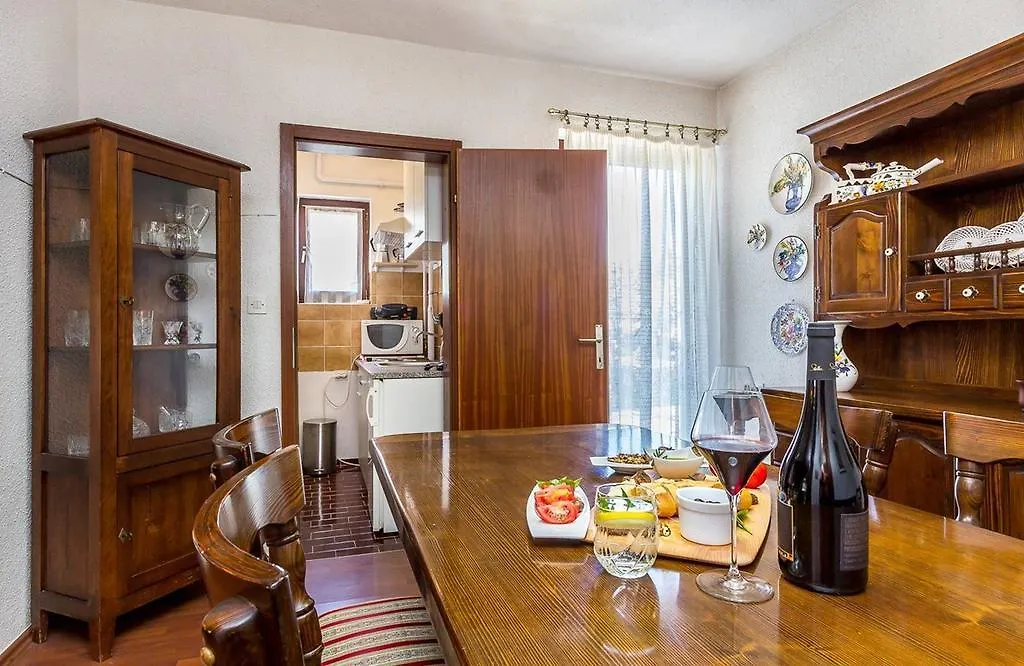 Holiday Home Ermanna Pula Croatia