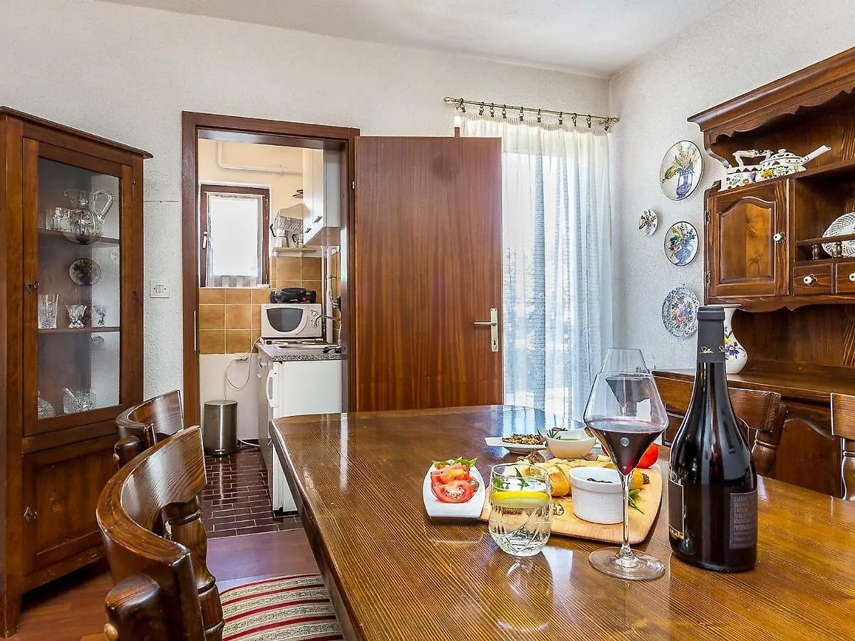 Holiday Home Ermanna Pula